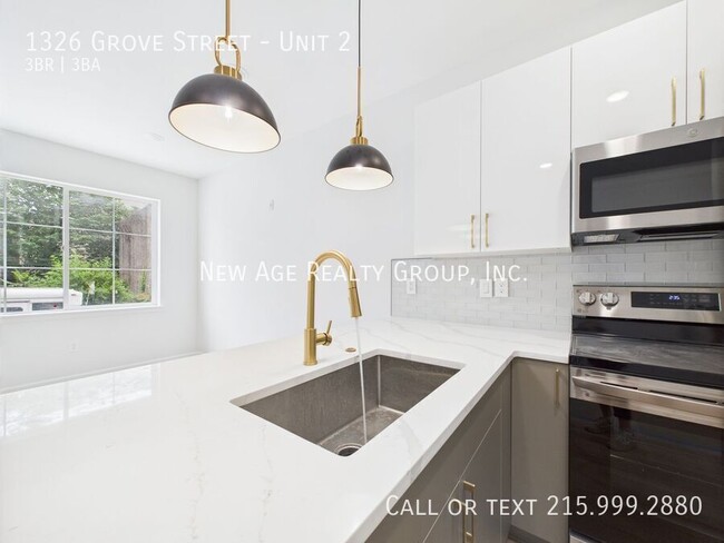 Photo - 1326 Grove St Unit 2