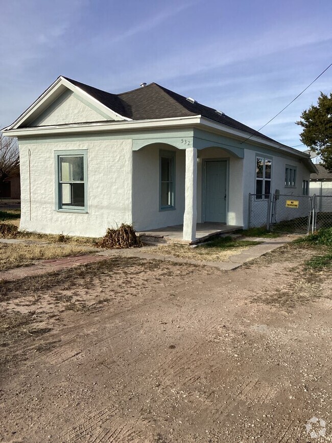 Building Photo - Rejuvenated 3 bed 1 bath! Rental