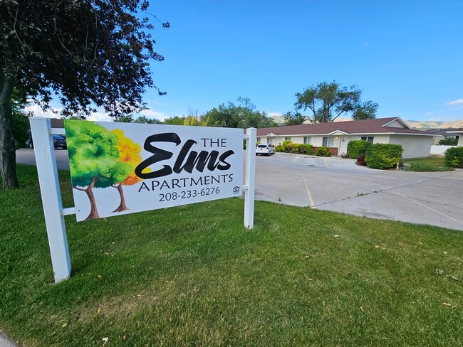 Building Photo - The Elms Apartments