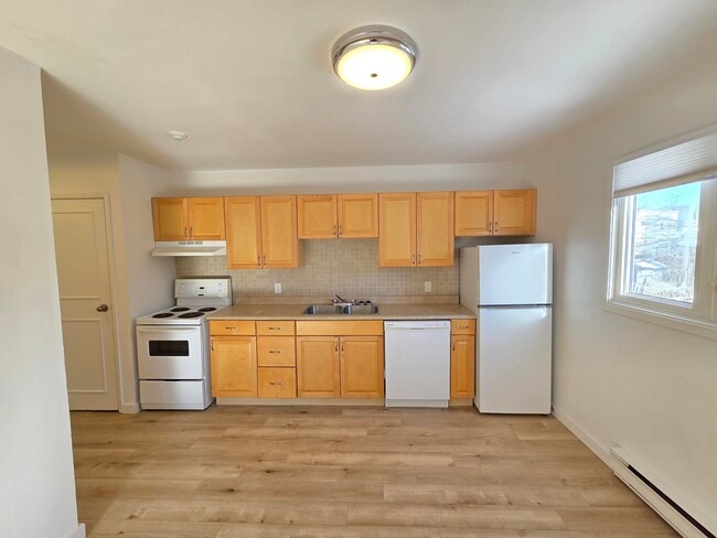 Building Photo - 355 Prince St Unit 23