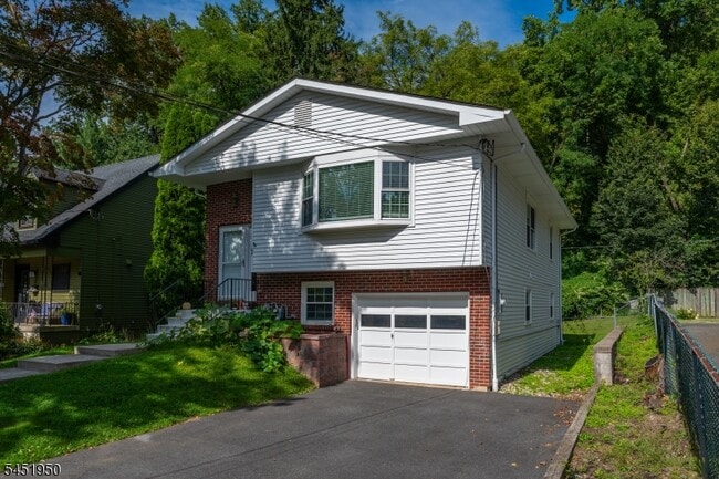 65 Wetmore Ave