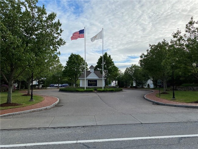Building Photo - 500 Mendon Rd Unit 1E Rental
