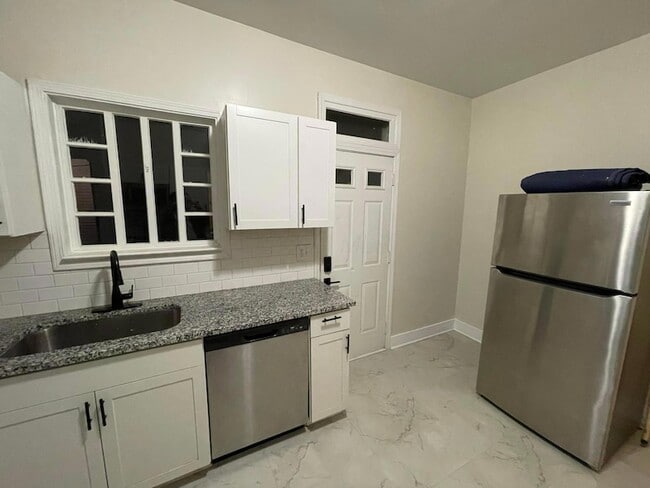 Building Photo - 287 E Woodrow Ave Unit 289