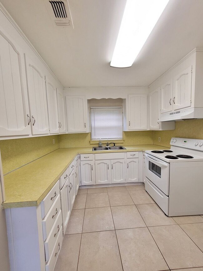 Photo - 700 Barksdale St