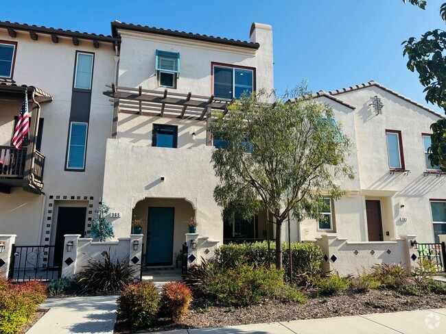 Building Photo - Experience Luxury Living With 4 Bedrooms o... Rental