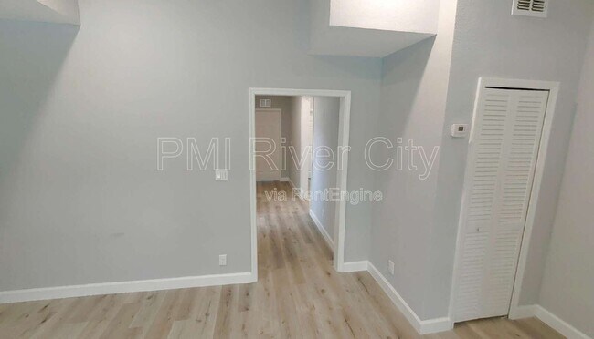 Photo - 151 W 17th St Unit 1