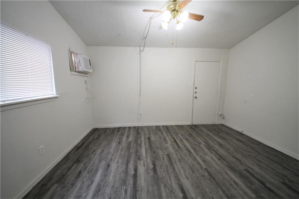Photo - 2302 Leon St