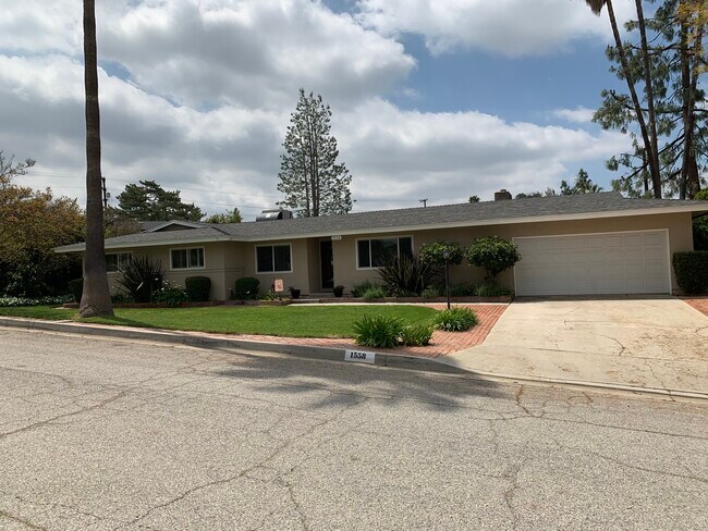 Photo - 1558 Cameo Dr