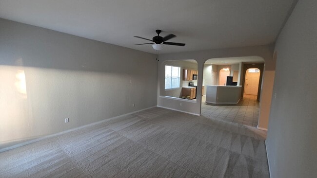 Photo - 421 Abbey Ln