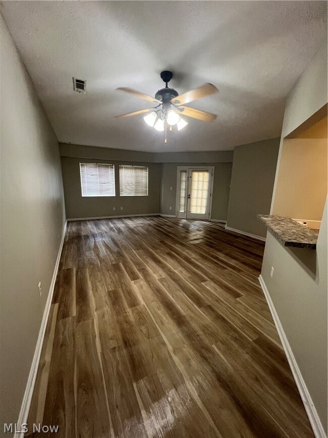 Photo - 320 Village Pointe Dr Unit 1
