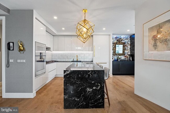 Building Photo - 1414 S Penn Square Unit 22B Rental