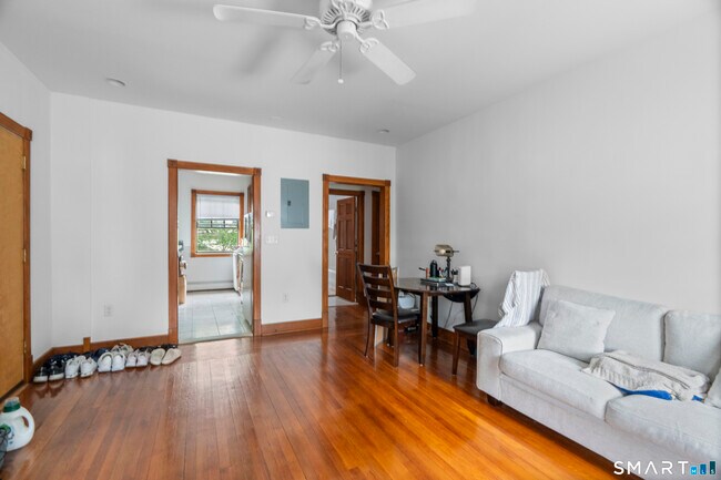 Photo - 623 Whitney Ave Unidad #10