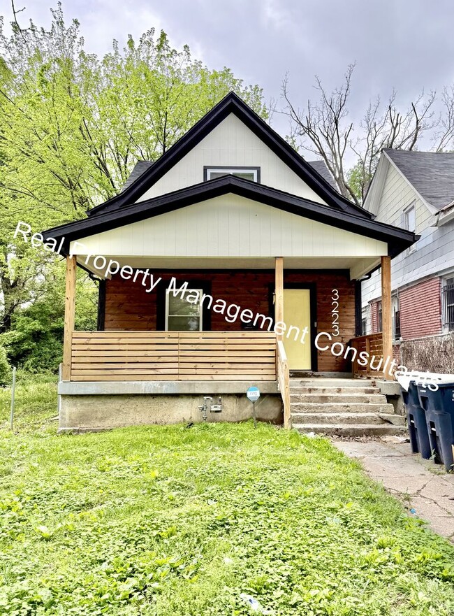 Stylishly Updated 3-Bedroom, 3-Bath Home –... - Stylishly Updated 3-Bedroom, 3-Bath Home –...