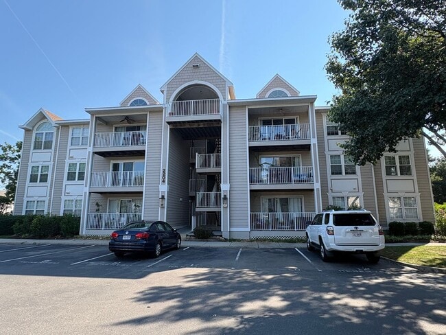 Building Photo - LARGE 2ND FLOOR CONDO