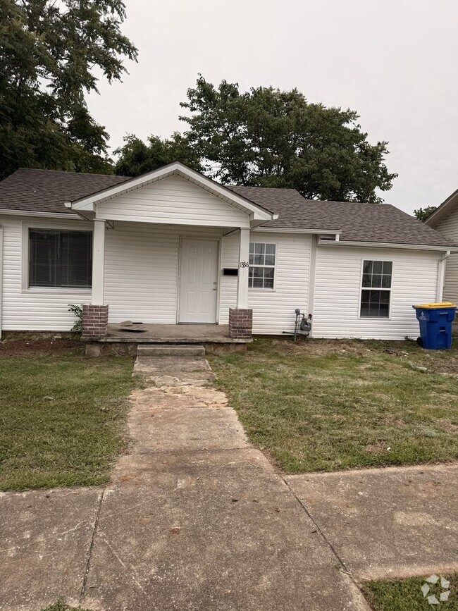 Building Photo - Remodeled single family home
