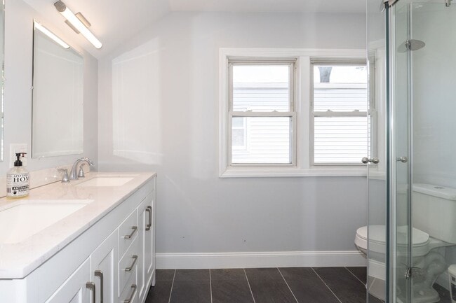 Photo - 1170 Gruber Ave