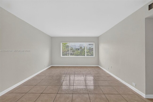 Photo - 151 SE 6th Ave Unidad 16