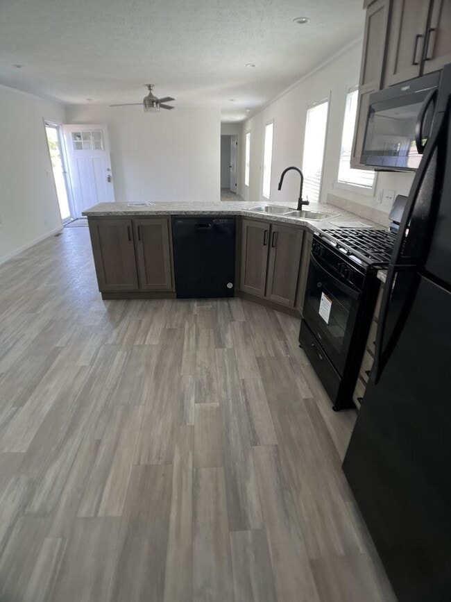 Photo - 2894 138th St W