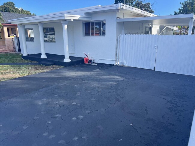 Photo - 3090 NW 29th St Unit A