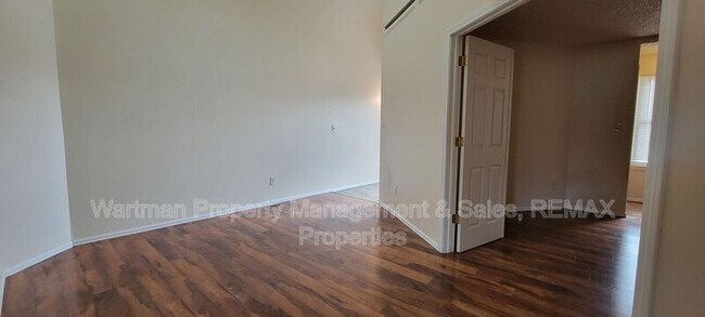 Photo - 4560 Excalibur Ct