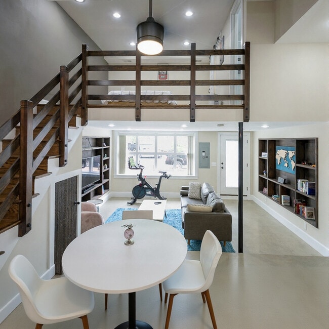 717 F St NE Unit SI ID1610328P