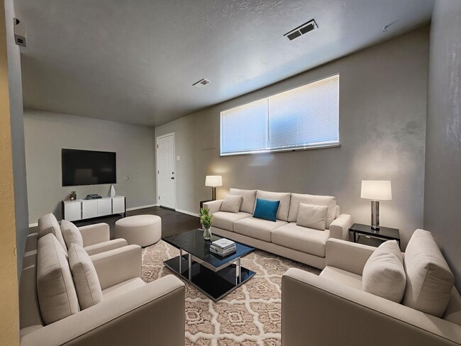 Building Photo - 3501 Baltimore Ave Unit 3