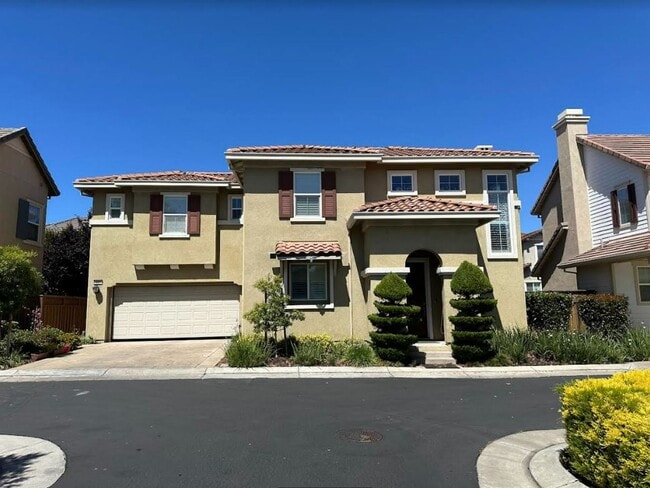Building Photo - Freshly Painted Interior for this Single F... Rental