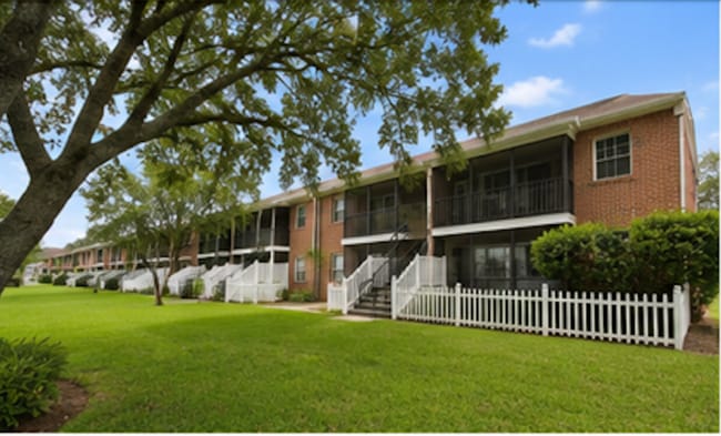 Photo - 1/1 Lakefront Living in Carrollwood! Available July 10th!