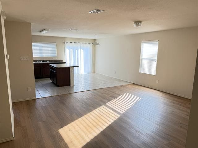 Photo - 1409 Raven Dr S