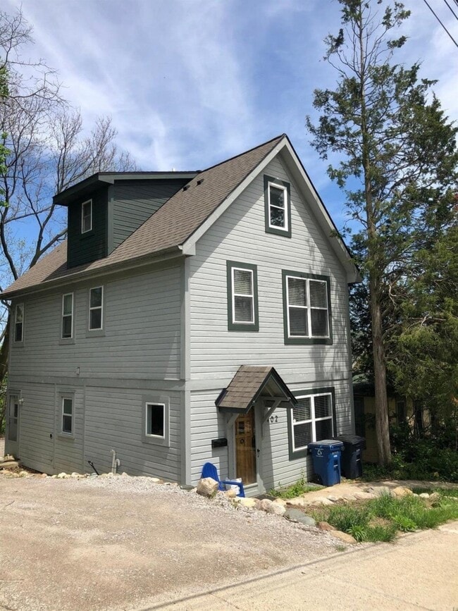 Photo - 402 Koch Ave