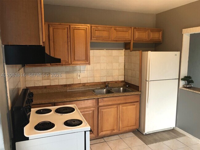 Photo - 725 SW 8th St Unit A