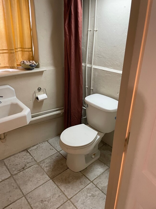 Photo - 10911 Falls Rd