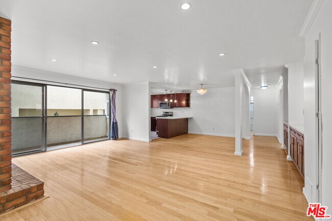 Photo - 1236 Wellesley Ave Unidad 2