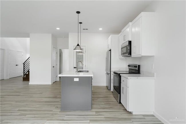 Photo - 20 West Dr
