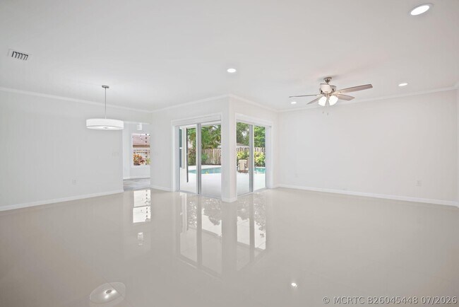Photo - 561 SW 168th Terrace