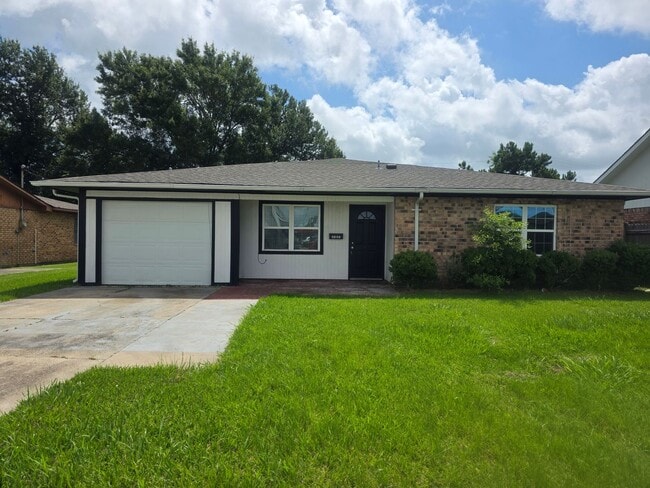 Building Photo - 3 Bed | 2.5 Bath Rental in North Lake Charles