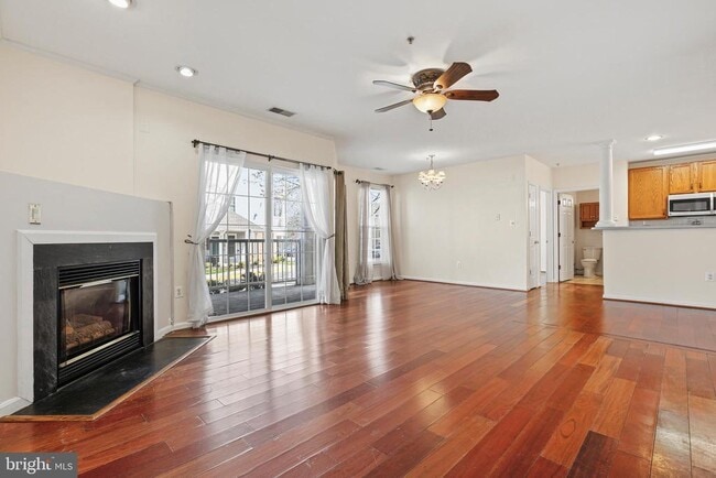 Building Photo - 12708 Found Stone Rd Unit 3-105