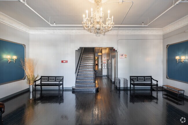 Photo - Manhattan Place Apartments