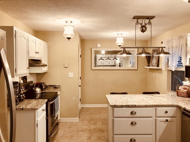 Photo - 4738 Cree Ln NW