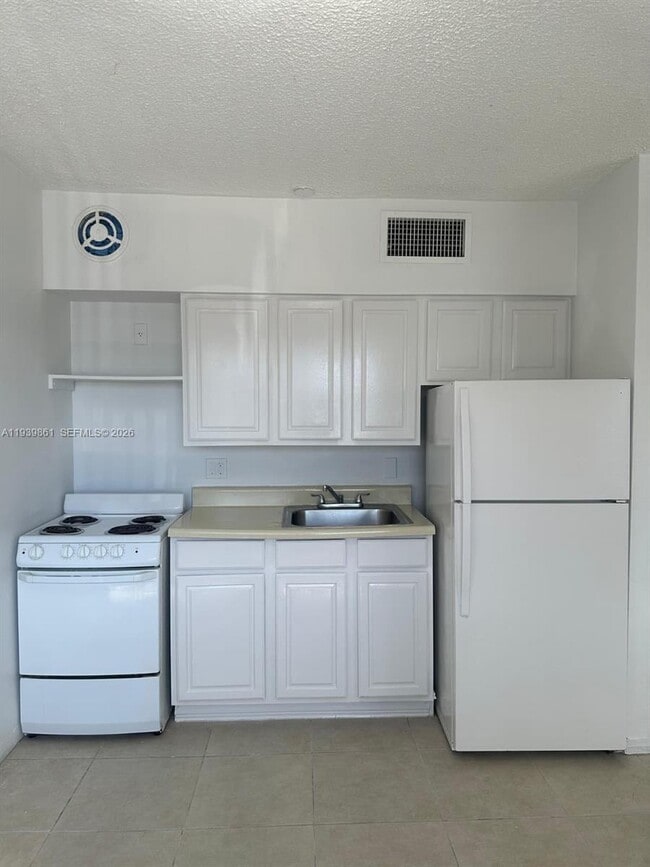 Photo - 101 NW 29th Ave Unit 4