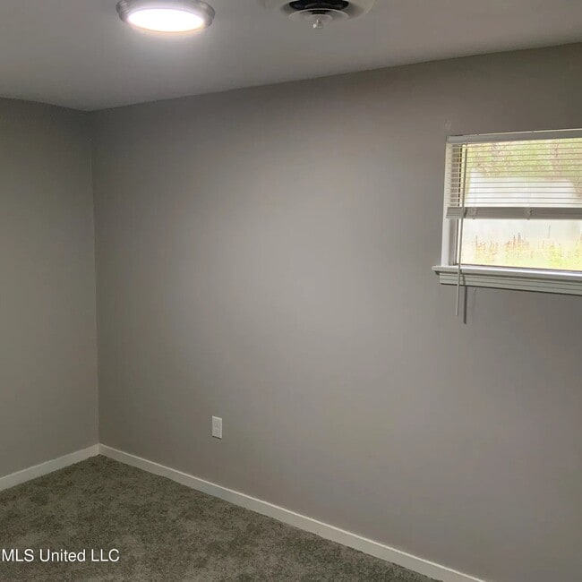 Photo - 1144 McCluer Rd