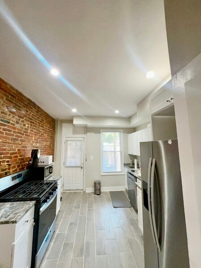 Photo - 1114 Whitelock St