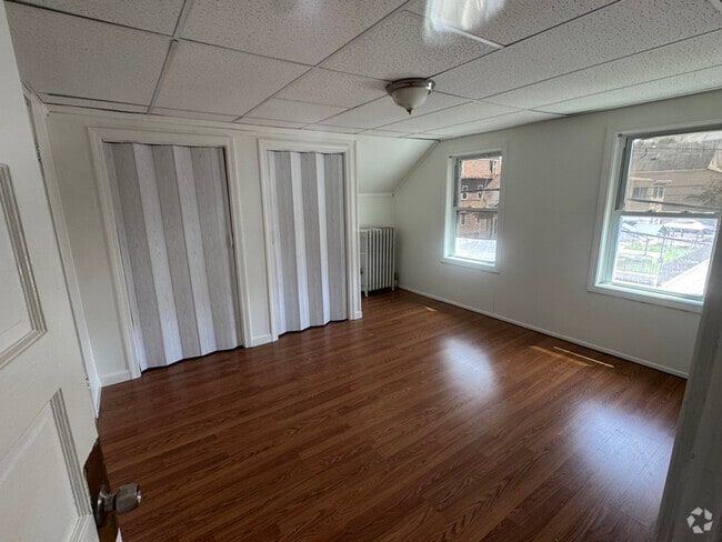 Building Photo - 18 Pleasant St Rental