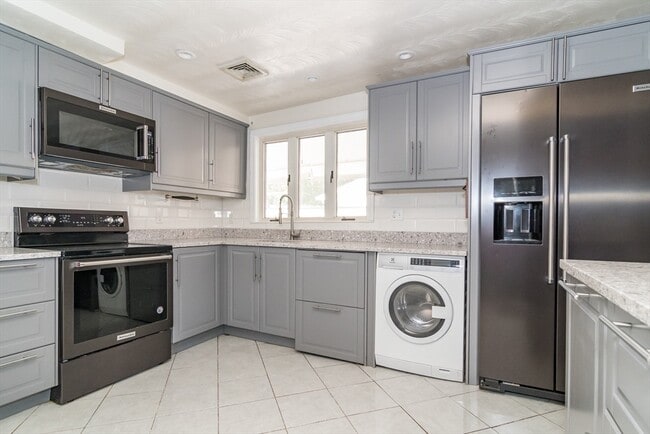 Photo - 14 Rosslare Rd