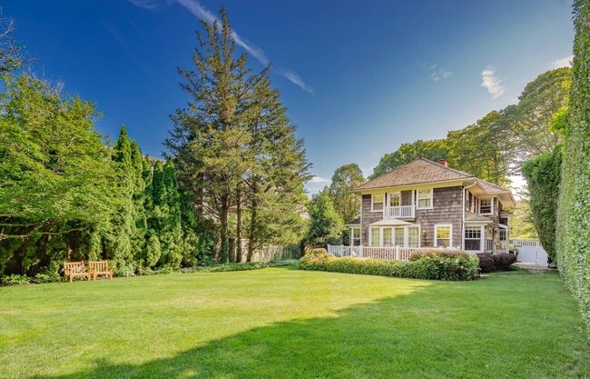 Photo - 53 Meeting House Ln