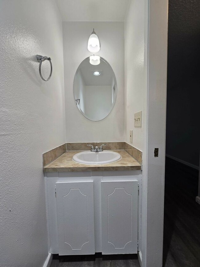 Photo - Stockard-9415 Unit B