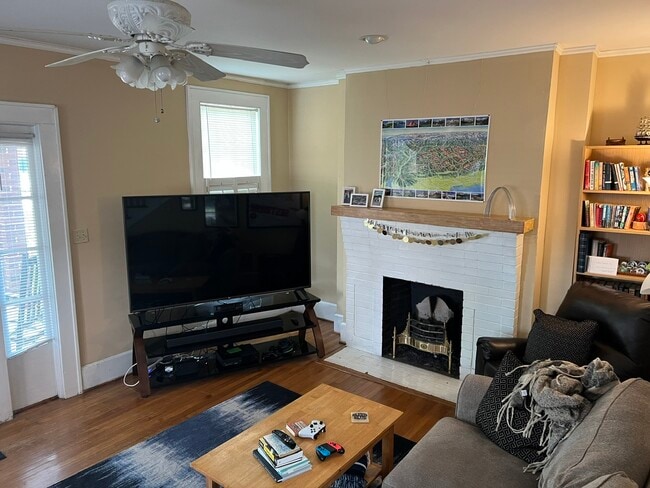 125 S Pickens St Unit 123 S.Pickens St