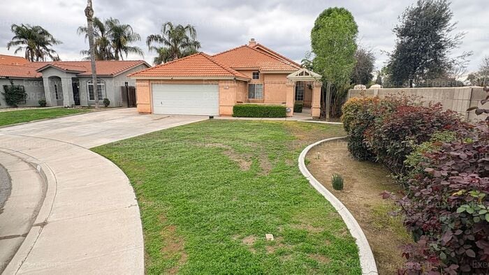 Photo - 3 bedroom 2 bathroom home located near Wilderness Park and many shopping centers.