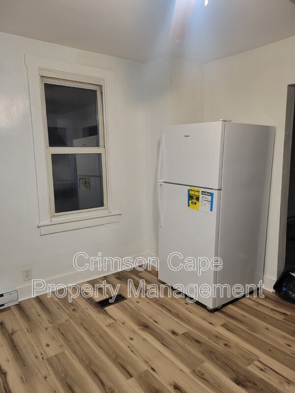 Photo - 131 Pine St Unit Rear Apt