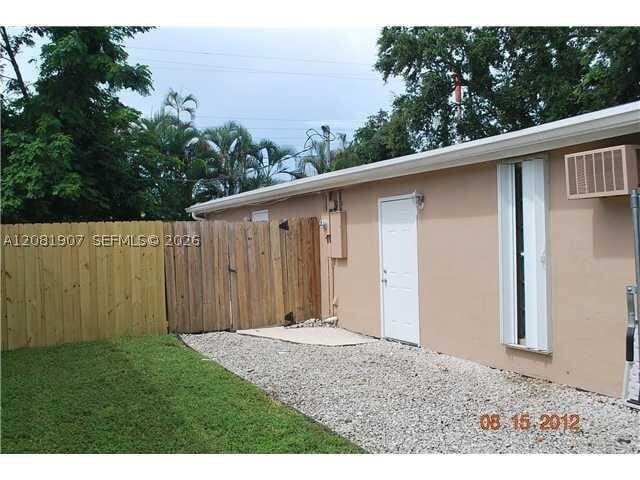 4041 SW 50th St
